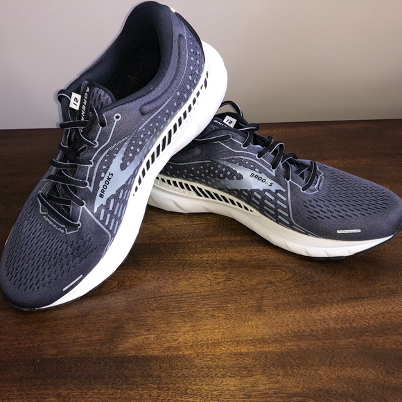 brooks adrenaline gts size 11